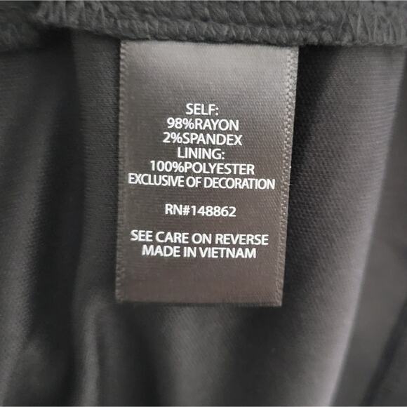 Torrid Mini Rayon Slub Crochet Yoke Shift Dress, size 1 - Picture 6 of 8